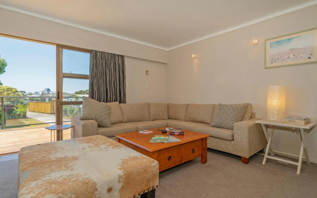 Bach on Boulevard - Pauanui Holiday Home