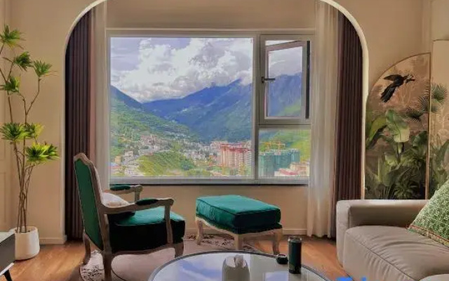 Yunyang Light Luxury Homestay