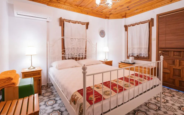 Liya Boutique Hotel & Suites