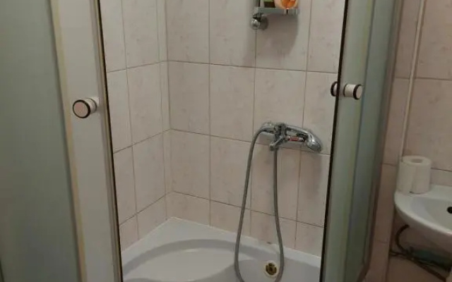 1 room aprtment 400 from sea