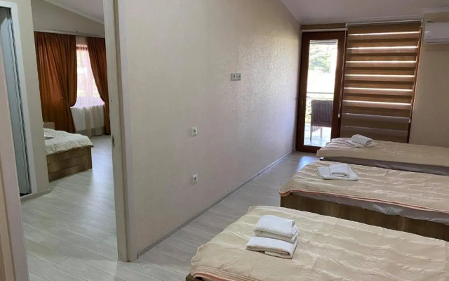 Lana S Guest House