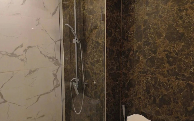 Luxurious Pattaya Apartment With Pool Access