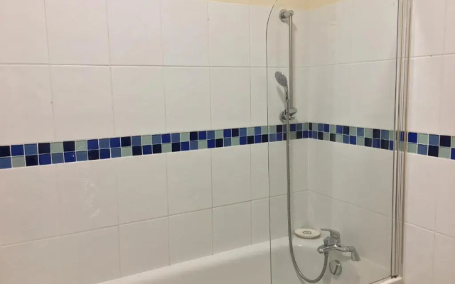 London 4 Bedrooms 3 Bathrooms with Garden House