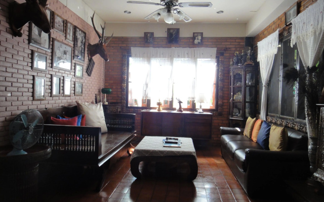Siri House