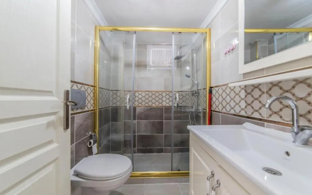Altiparmak central 2 bdrm apartment
