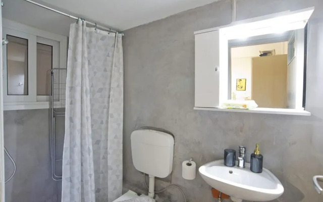 Baroness Apartment in Piraeus