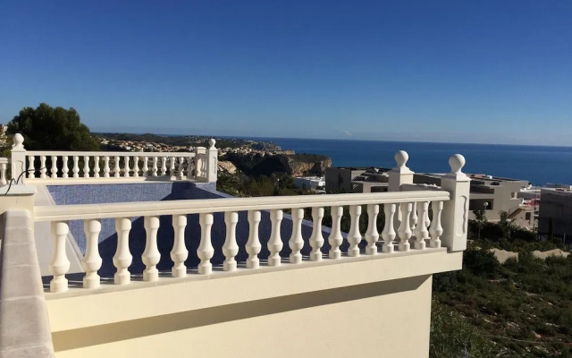 Villa Lirios