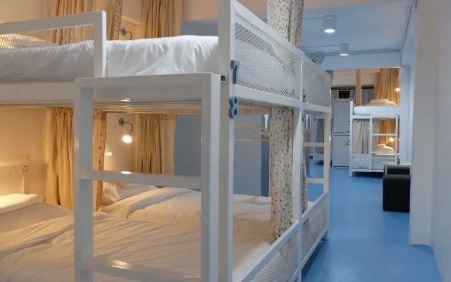 A Dude Mini Hostel - Adults Only