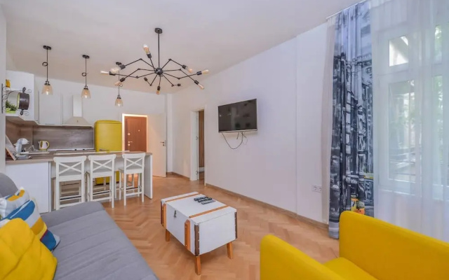 FM Deluxe 2-BDR Apartment - Cosmopolitan