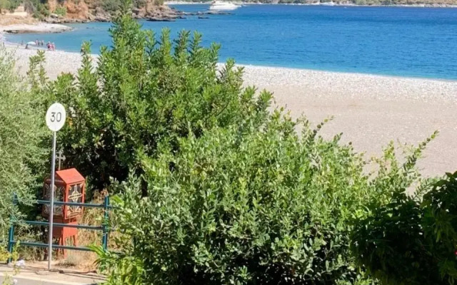 Kyparissi Guest House