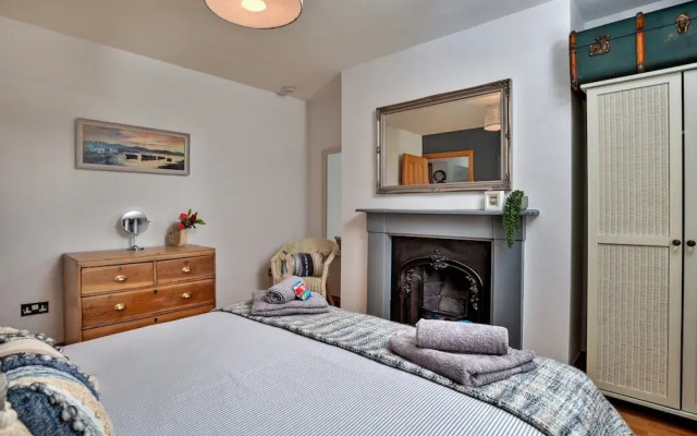 Apartment in Whitby Near Whalebone Arch