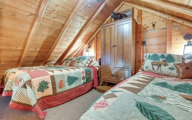 Cozy Wisconsin Getaway w/ Dock & Lake Access!
