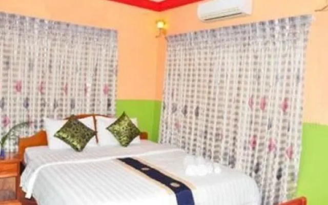 Golden Bayon Guesthouse