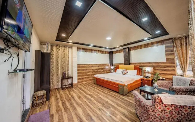 India Hotel - Hotel on Mall Road Nainital