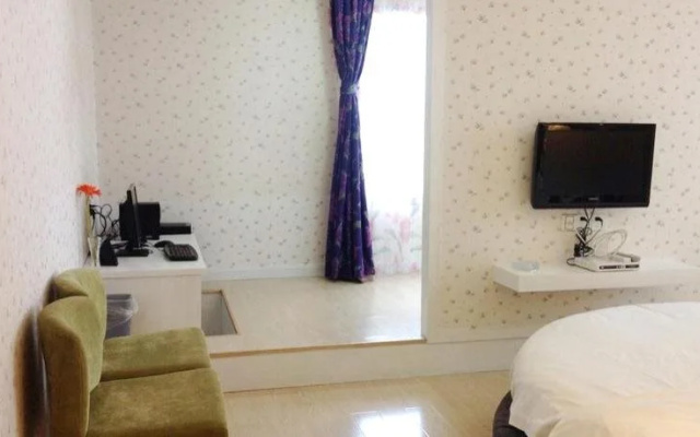 V. HOME Inn (Yangshuo West Street Branch)