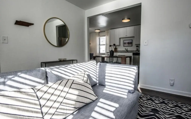Modern 1BD Near Music Row and Downtown