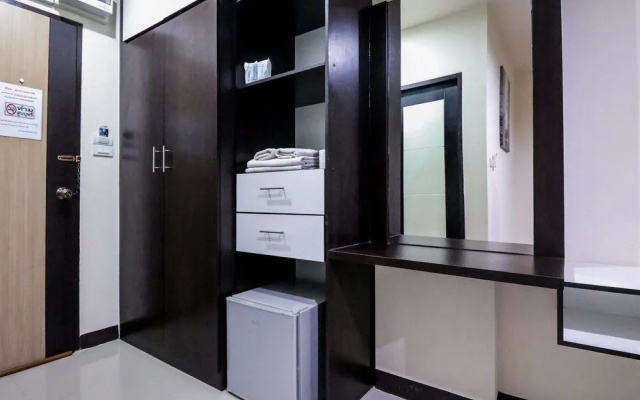 Nida Rooms Don Kaew 700 Years Stadium