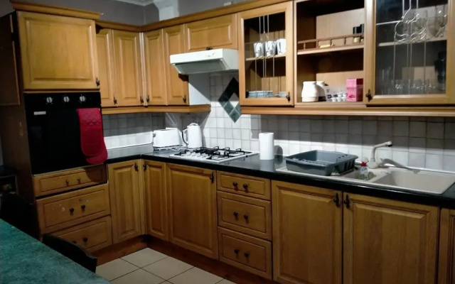 The Nest, an Immaculate 3-bed House in Walsall