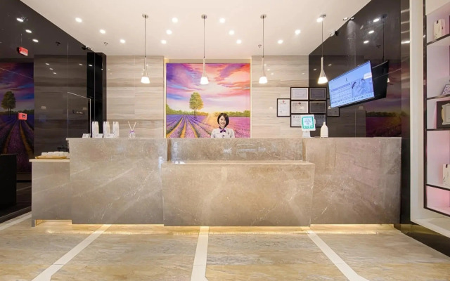 Lavande Hotel (Kunshan High-speed Railway South Station Yushan Square Metro Station)