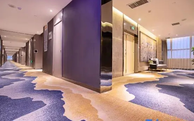 Sewen Hotel (Zhengzhou Jindai Industrial Park Cloud Times Square Branch)