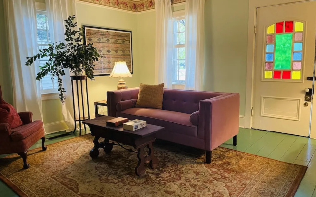 Rothschild-Pound House Inn