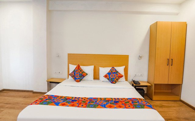 FabHotel Santosh Palace