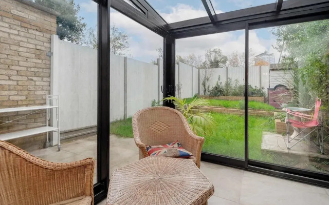 3 bed Home in Battersea With Garden