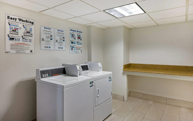 La Quinta Inn & Suites by Wyndham Albuquerque West