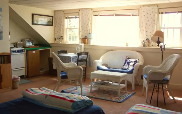 Boathouse - One Bedroom Apartment
