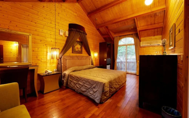 New Era Art Resort and Spa