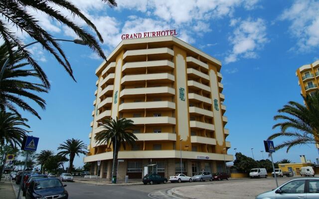 Отель Residence Eurhotel Монтезильвано вид на фасад