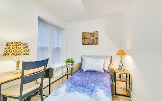 Walk to Downtown Albany: Ten Broeck Triangle Apt!