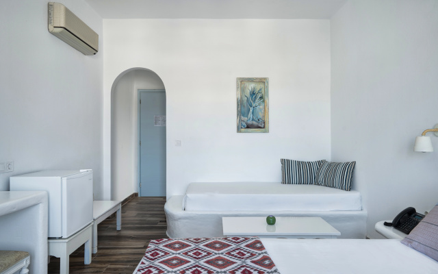 Iris Hotel