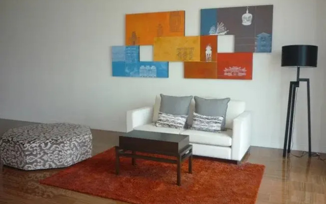 YCs Apartment @ Straits Quay