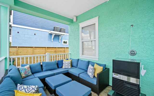 Beach House - Lazy Lagoon by PHG