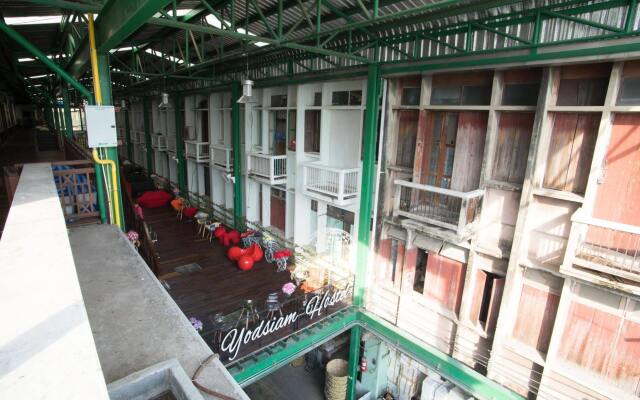 Отель Yodsiam Hostel Таиланд, Бангкок - отзывы, цены и фото номеров - забронировать отель Yodsiam Hostel онлайн вид на фасад