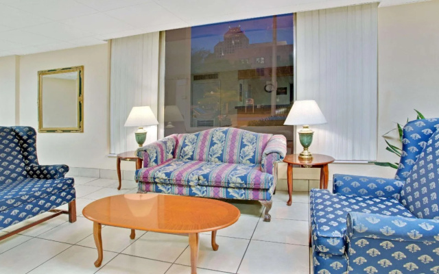 Travelodge - Orlando Downtown