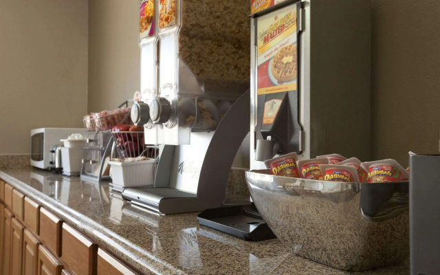 Super 8 by Wyndham Fremont NE