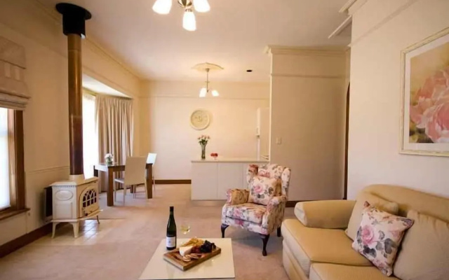 Brice Hill Country Lodge