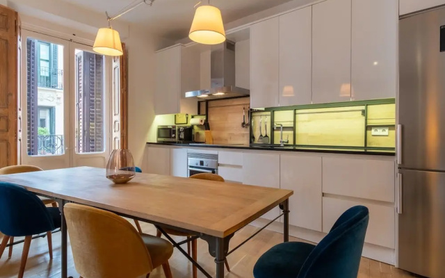 Chueca 2 Bedrooms In The Middle Of Chueca