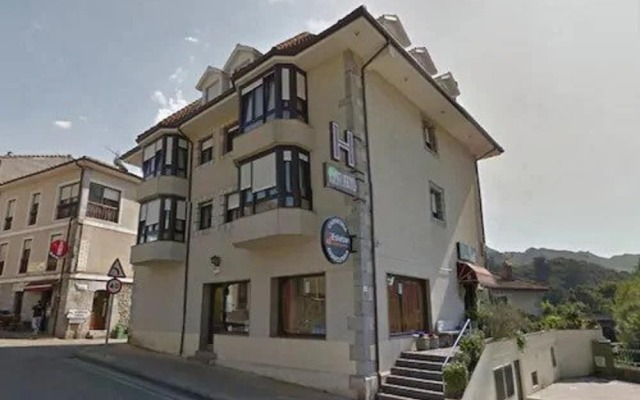 Hotel Riotuerto вид на фасад
