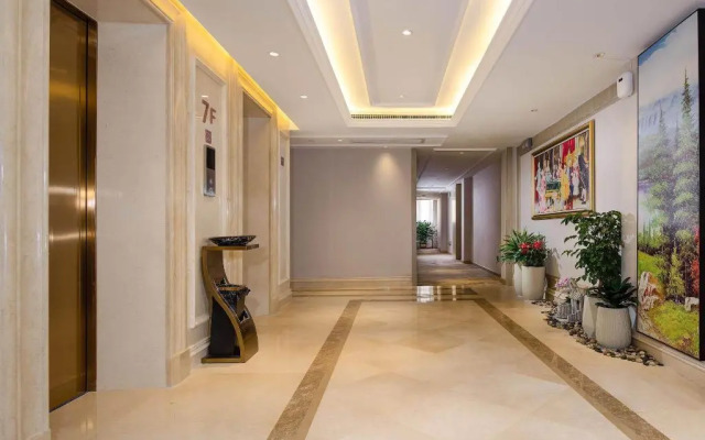 Vienna Hotel (Guangzhou Conghua Taiping Subway Station)