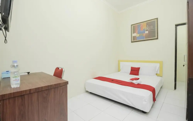 RedDoorz near Sriwijaya University Palembang