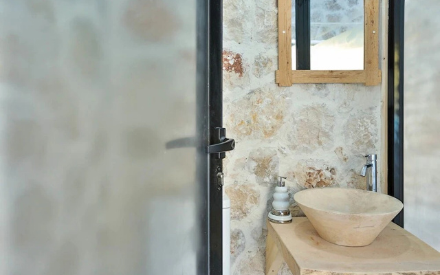 Villa Stone 2