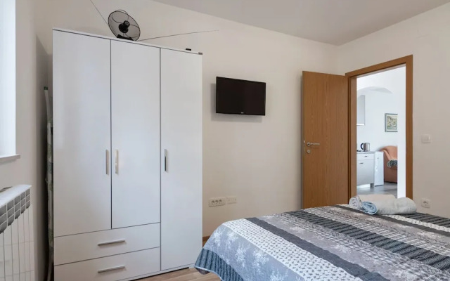Lovely Apartment in Veprinac With Private Terrace