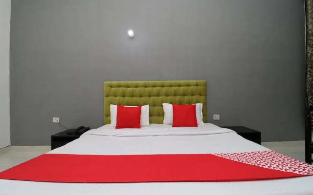Oyo 30283 Rix'S Hotel And Resort