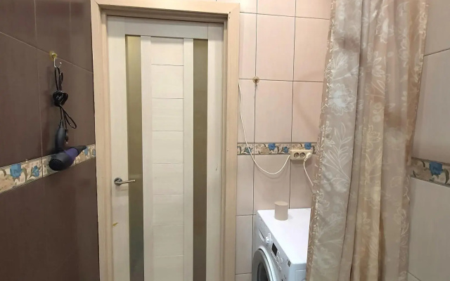 Аврора Люкс на улице Ломоносова