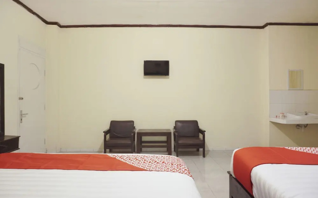 OYO 561 Hotel Citra Indah Near RS Ludira Husada Tama