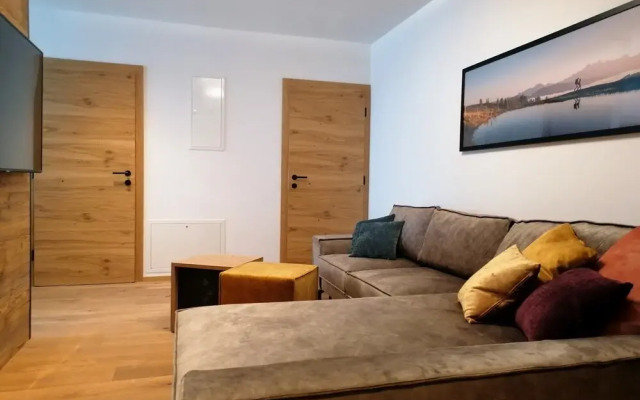 Lovely Apartment With Mountain Views