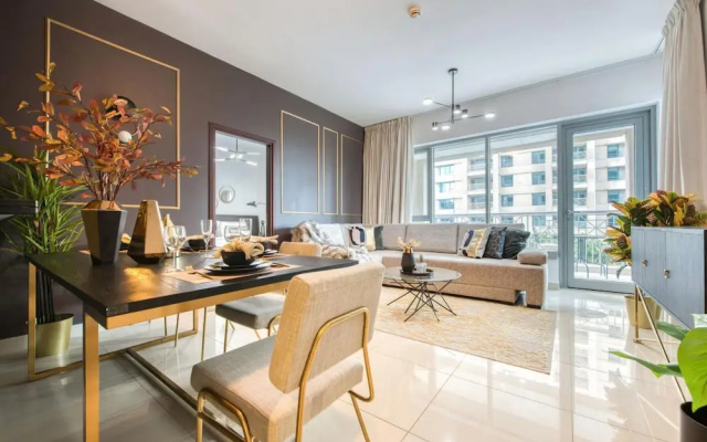 Radiant Urban Retreat With Iconic Burj Khalifa Vws